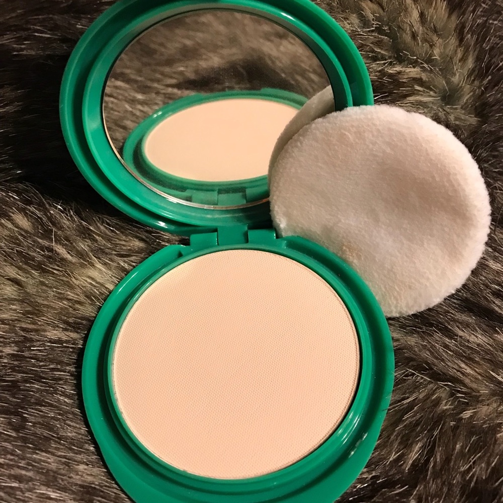 CoverGirl Clean Pressed Powder